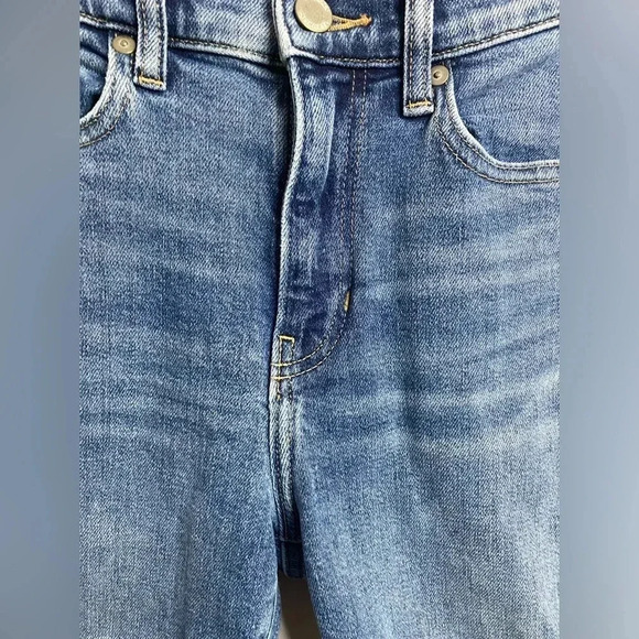 💚Banana Republic -High Rise Straight - cutoff shorts - US26 - Picture 6 of 9